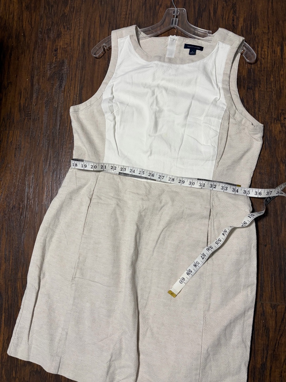 Tommy Hilfiger Two-Tone Beige and White Sleeveless Sheath Dress - Picture 8 of 10